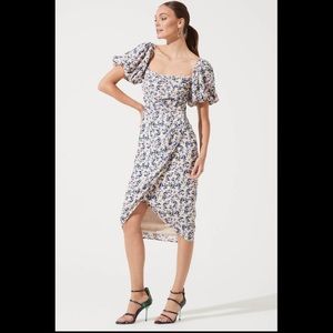 ASTR THE LABEL Square Neck Bubble Sleeve Floral Dress